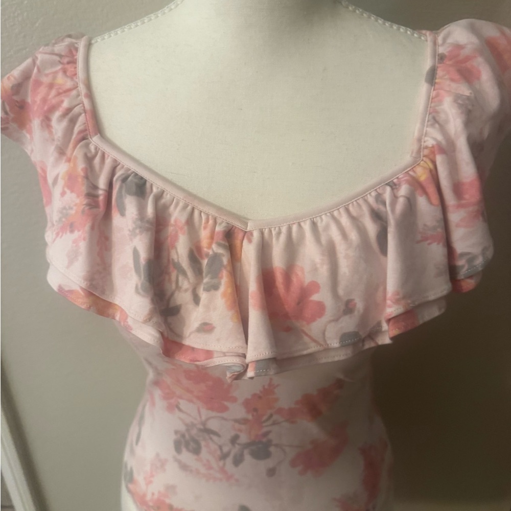 Guess Light Pink Floral Ruffle Top - Picture 2 of 7